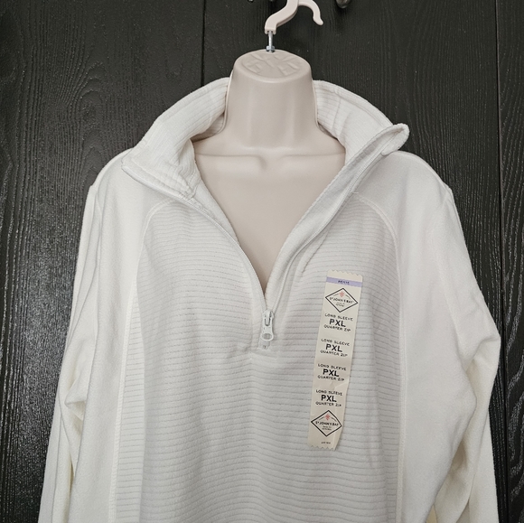 𝐒𝐭 𝐉𝐨𝐡𝐧'𝐬 𝐁𝐚𝐲 white fleece XL Petite 𝐑𝐞𝐭𝐚𝐢𝐥 $𝟑𝟐 New with tags - Picture 6 of 14